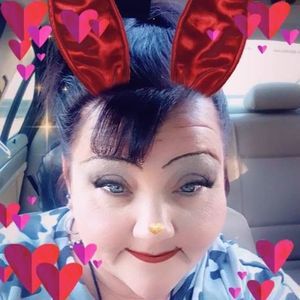 Meet your Posher, Lorrie